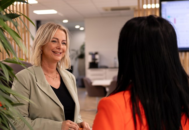 Fixed contact person